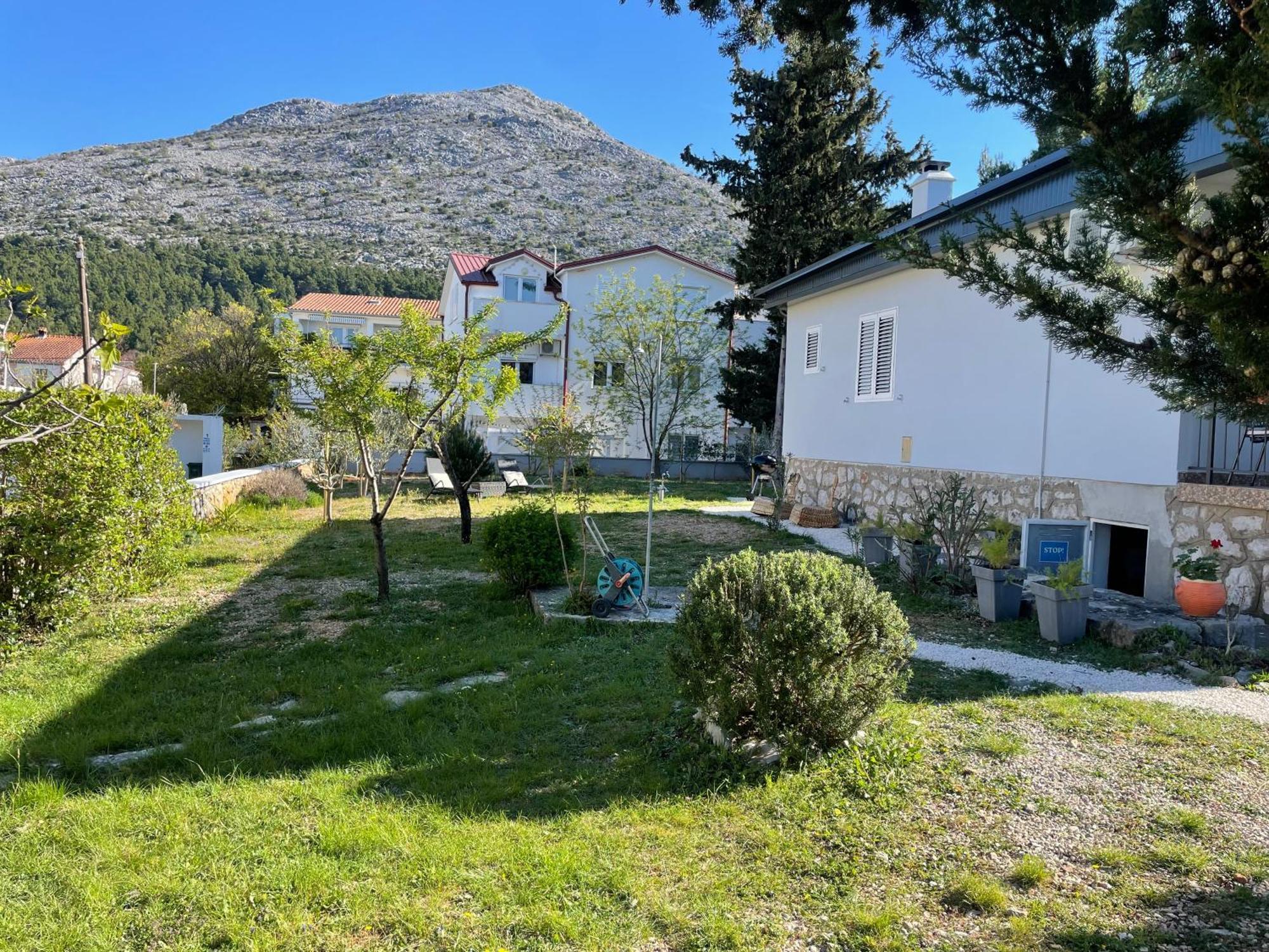 Holiday Home Lola - Large Outdoor Area Starigrad Paklenica Exterior foto