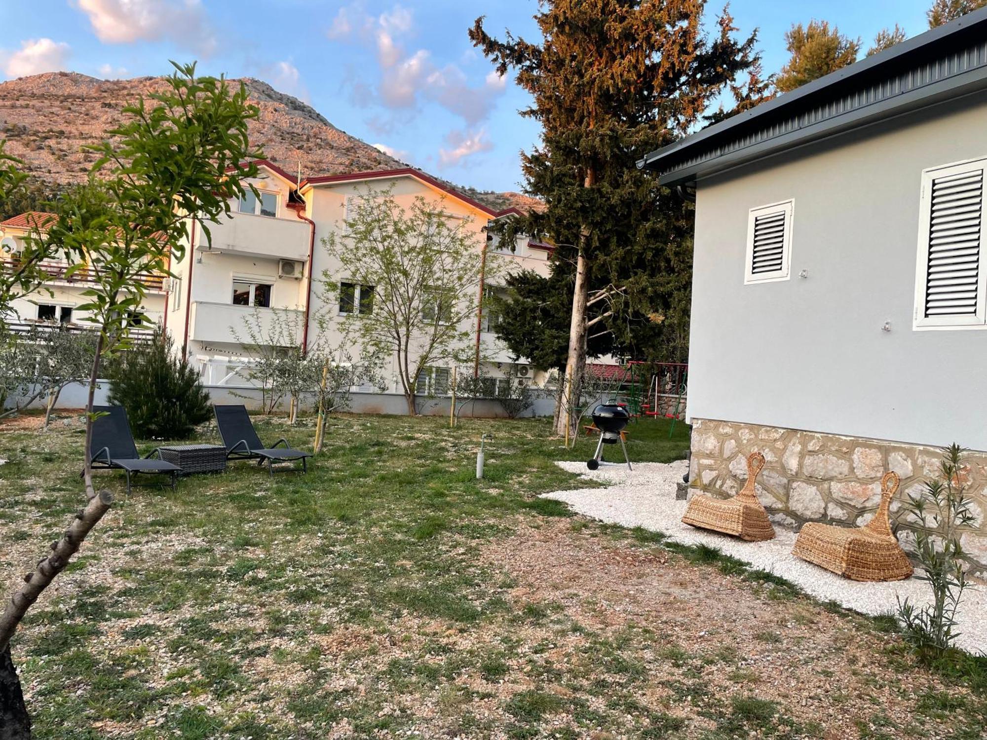 Holiday Home Lola - Large Outdoor Area Starigrad Paklenica Exterior foto
