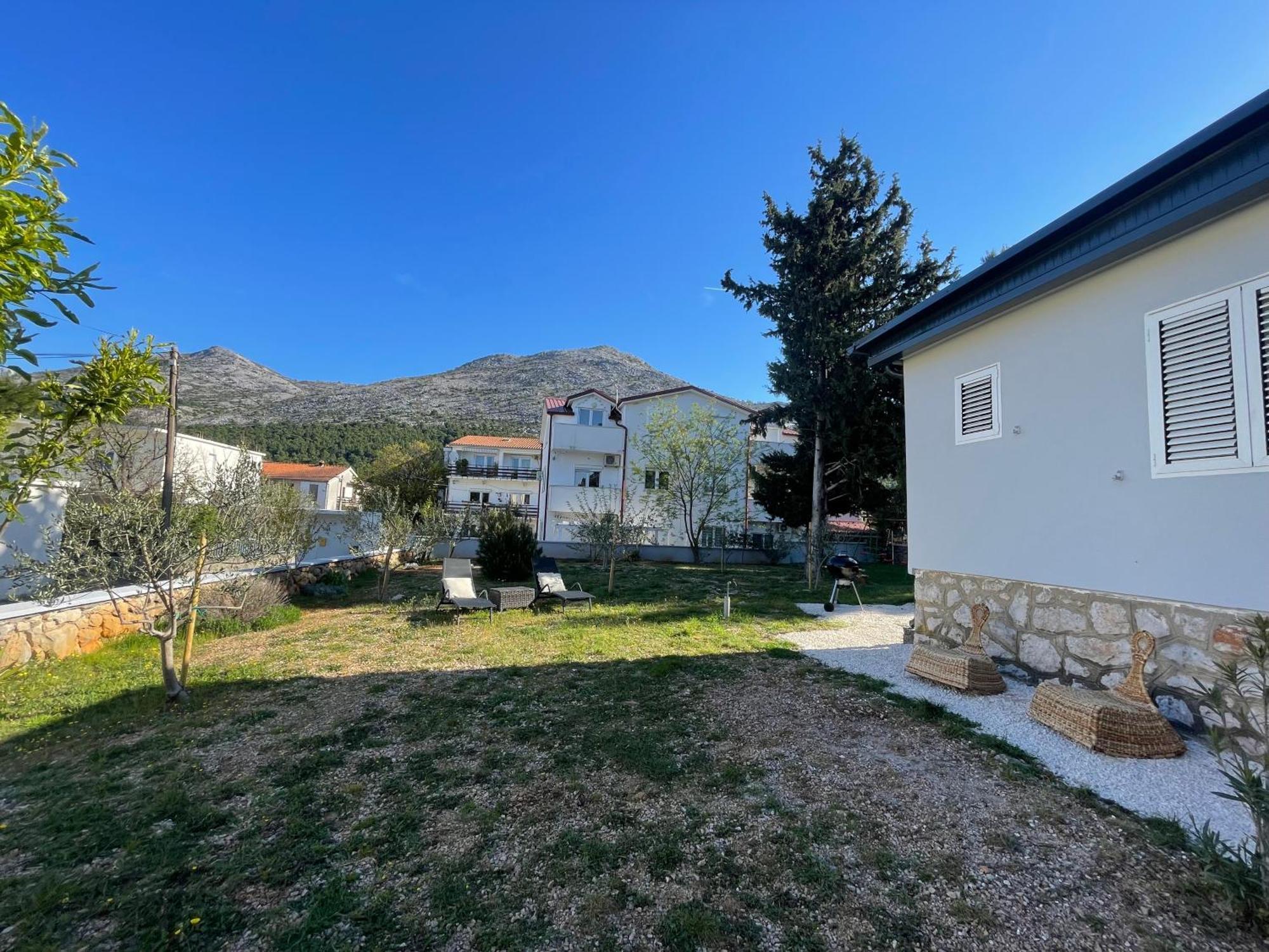Holiday Home Lola - Large Outdoor Area Starigrad Paklenica Exterior foto