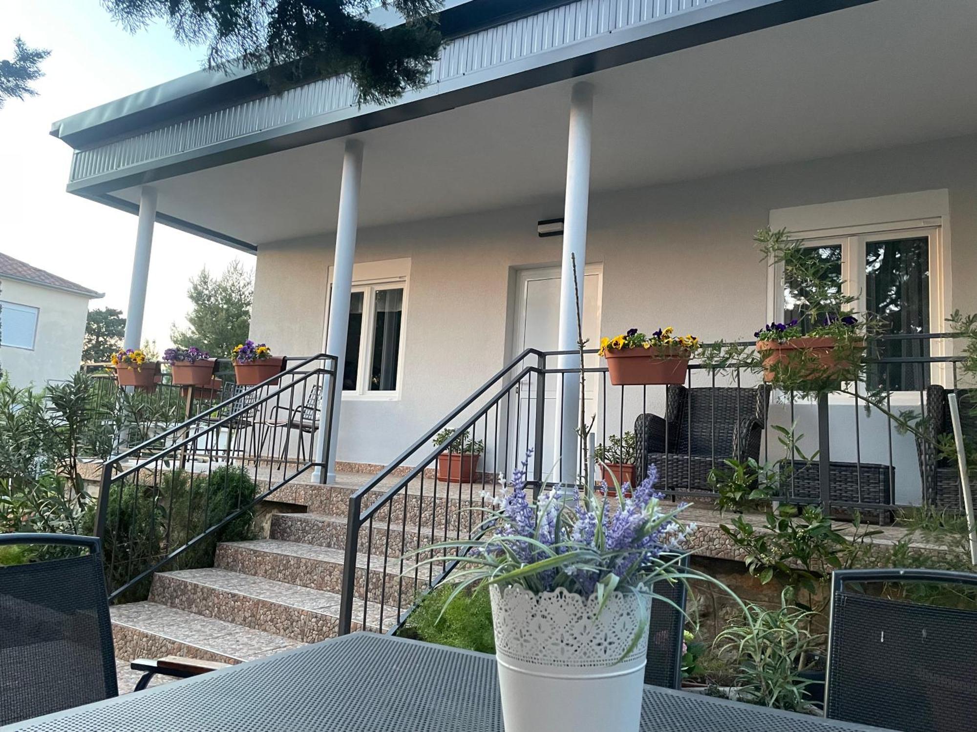 Holiday Home Lola - Large Outdoor Area Starigrad Paklenica Exterior foto