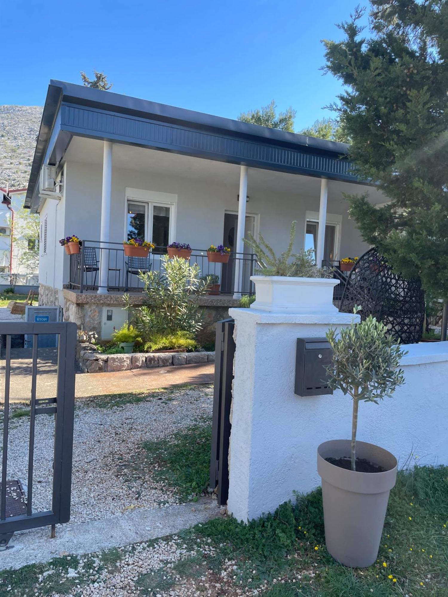 Holiday Home Lola - Large Outdoor Area Starigrad Paklenica Exterior foto